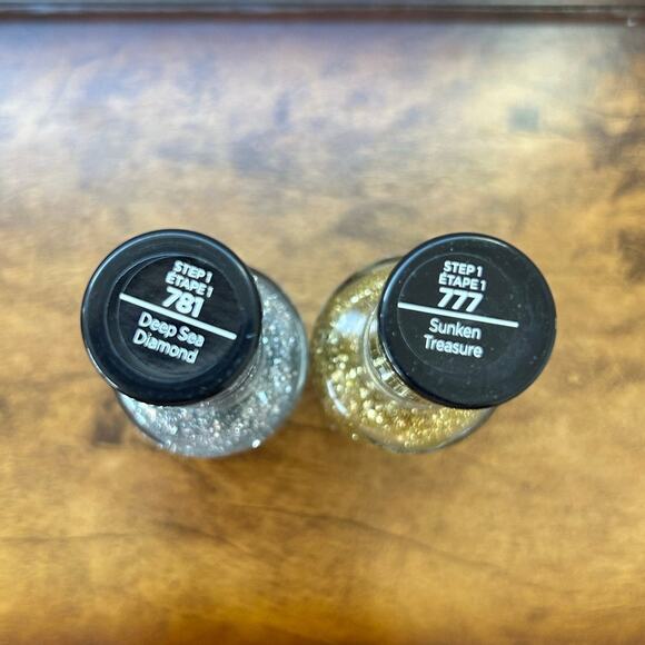 Sally Hansen Miracle Gel™ Nail Polish SET 777 Gold Glitter 781 Silver Glitter - Picture 3 of 12